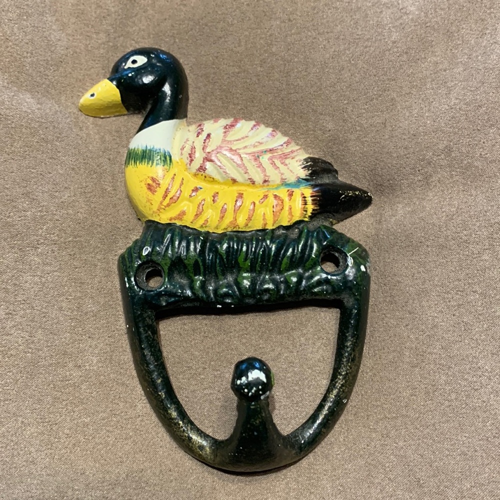 VINTAGE CAST METAL DUCK HOOK